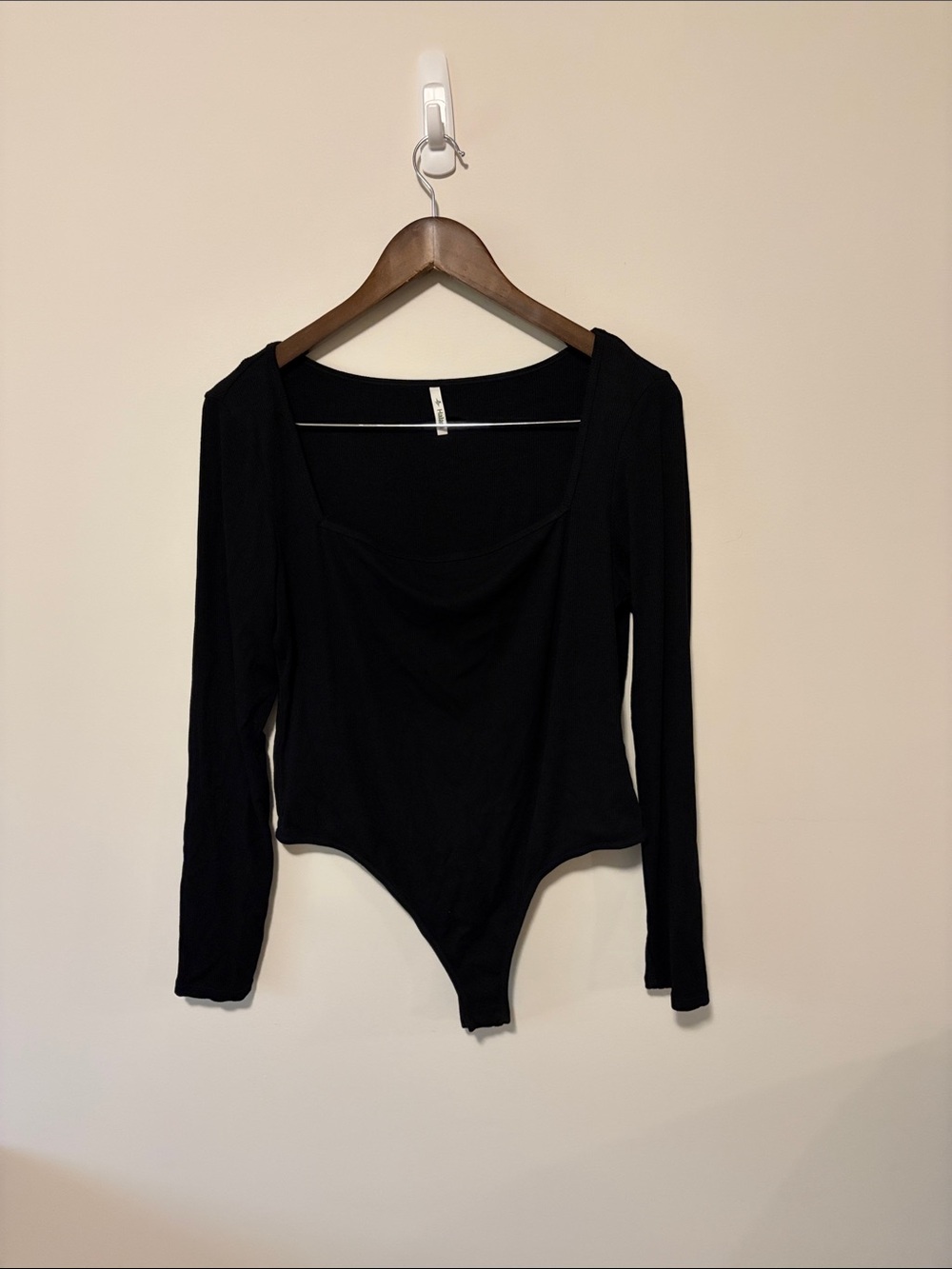 HALARA Black Long-Sleeve Scoop Neck Bodysuit
